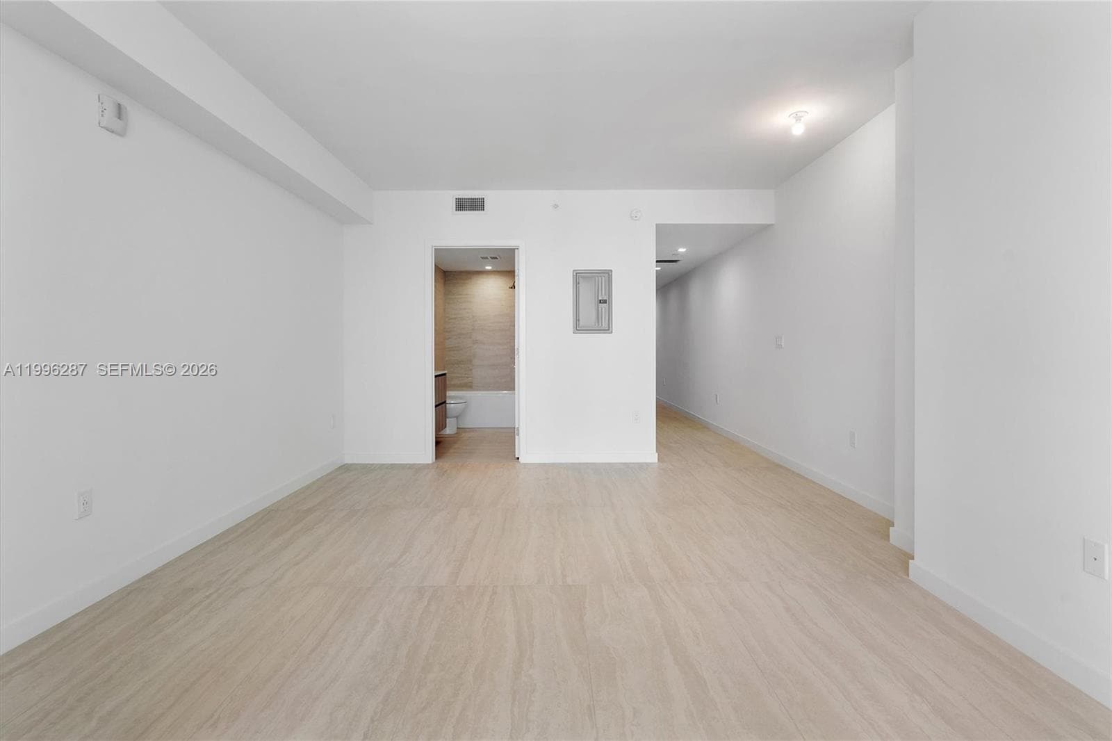77 SE 5th Street 3004 photo 9