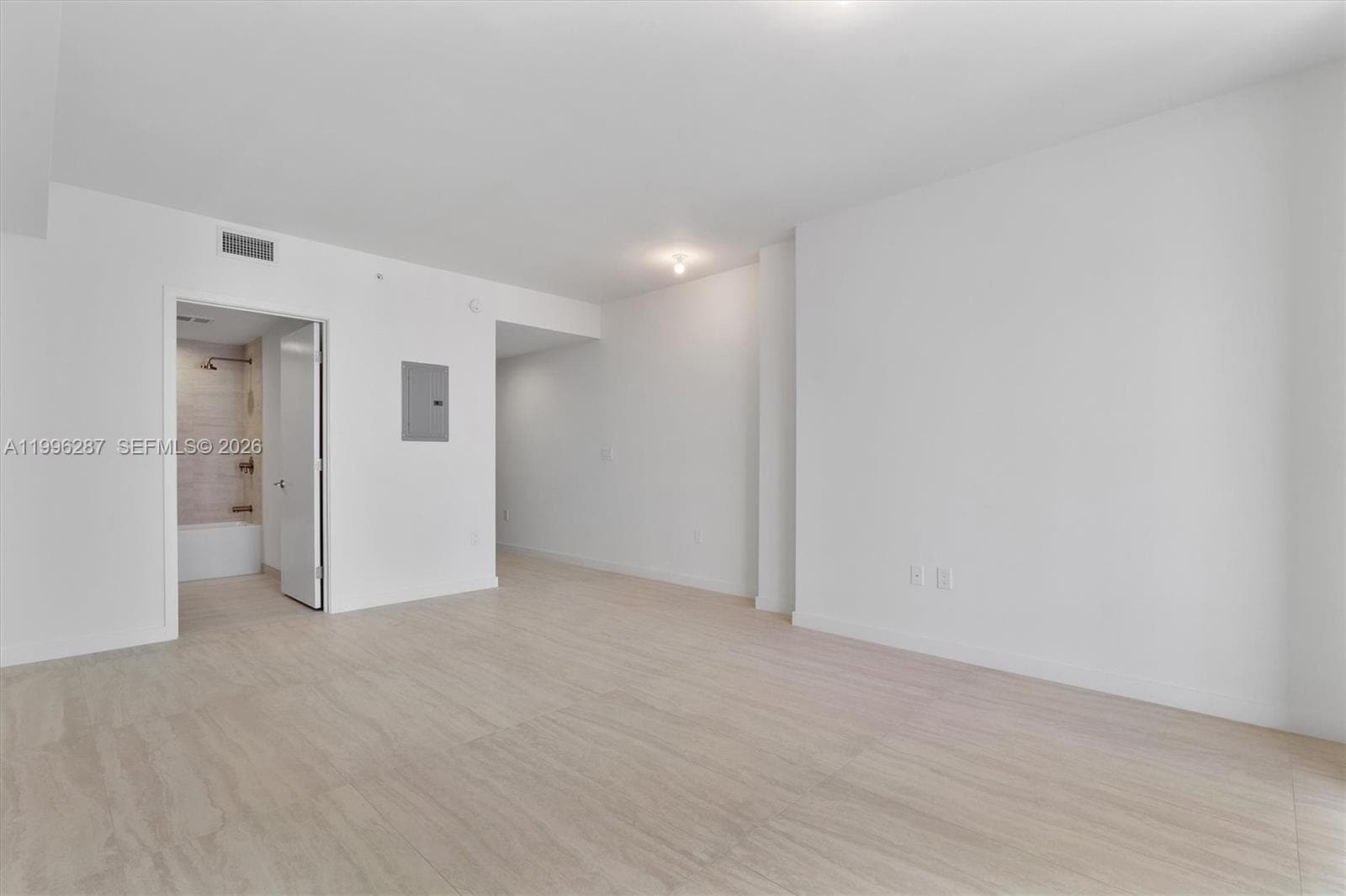 77 SE 5th Street 3004 photo 10