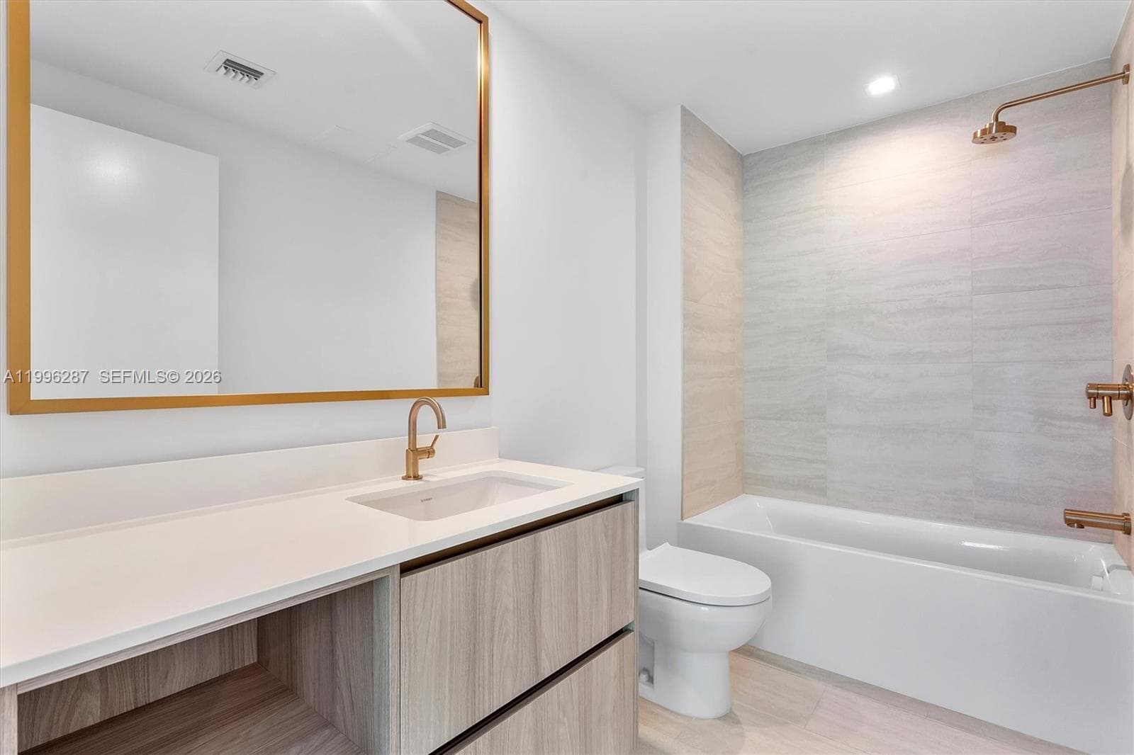 77 SE 5th Street 3004 photo 15