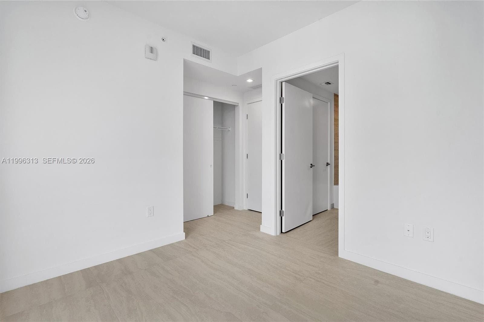 77 SE 5th Street 4206 photo 16