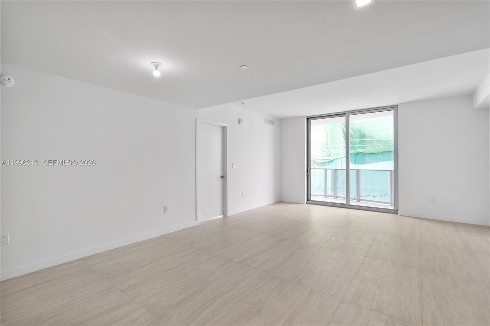 77 SE 5th Street 4206 photo 4