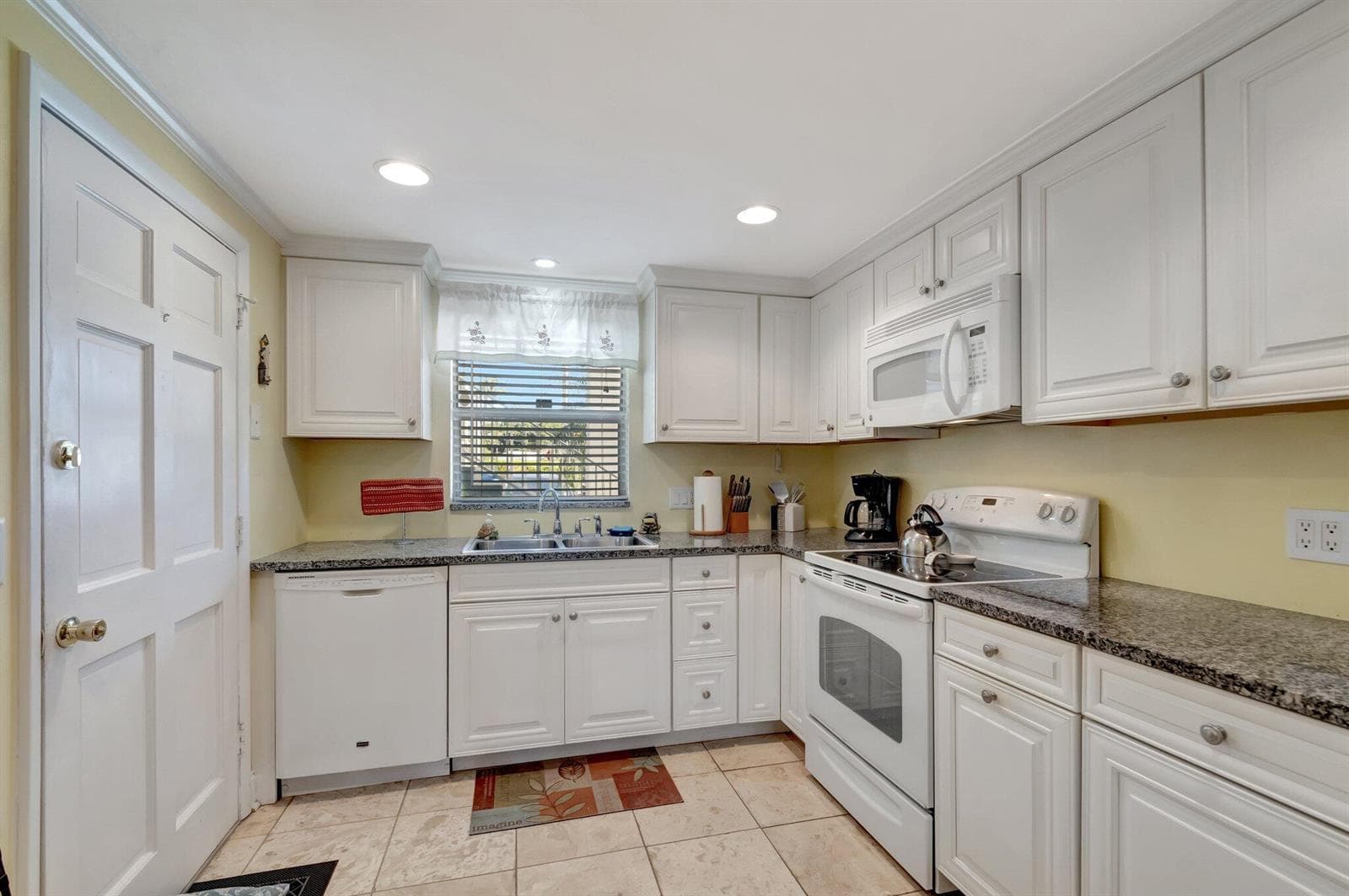 5550 N Ocean Boulevard 107 photo 16