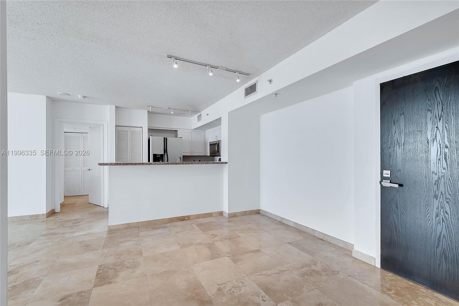 90 Alton Rd 1409 photo 2