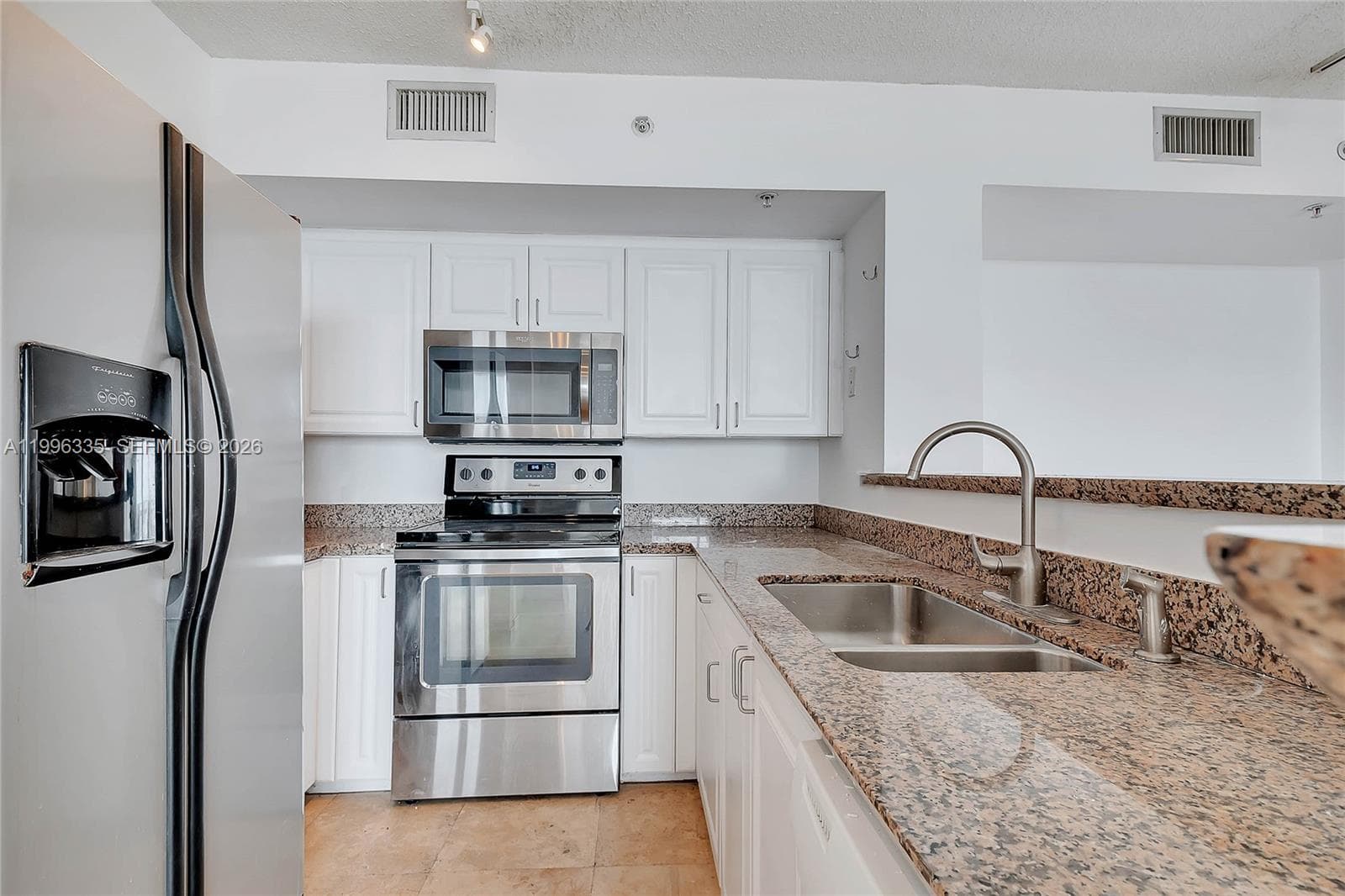 90 Alton Rd 1409 photo 5