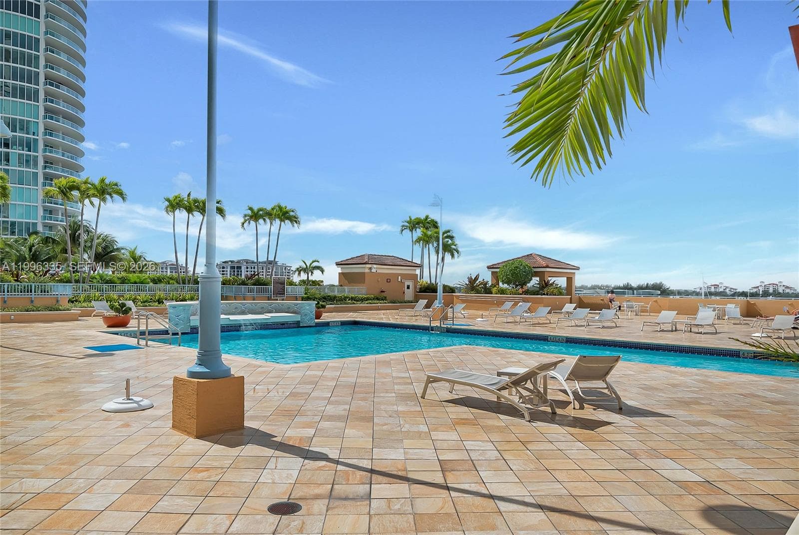 90 Alton Rd 1409 photo 25