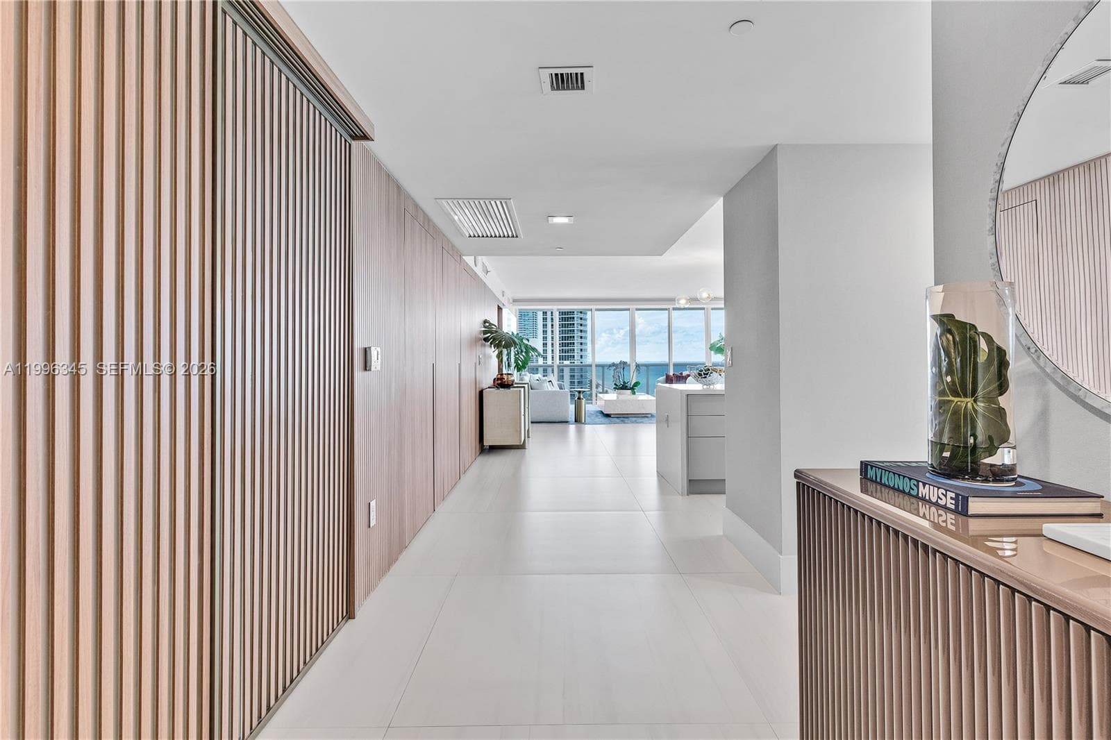 1830 Ocean Dr 1501 photo 3