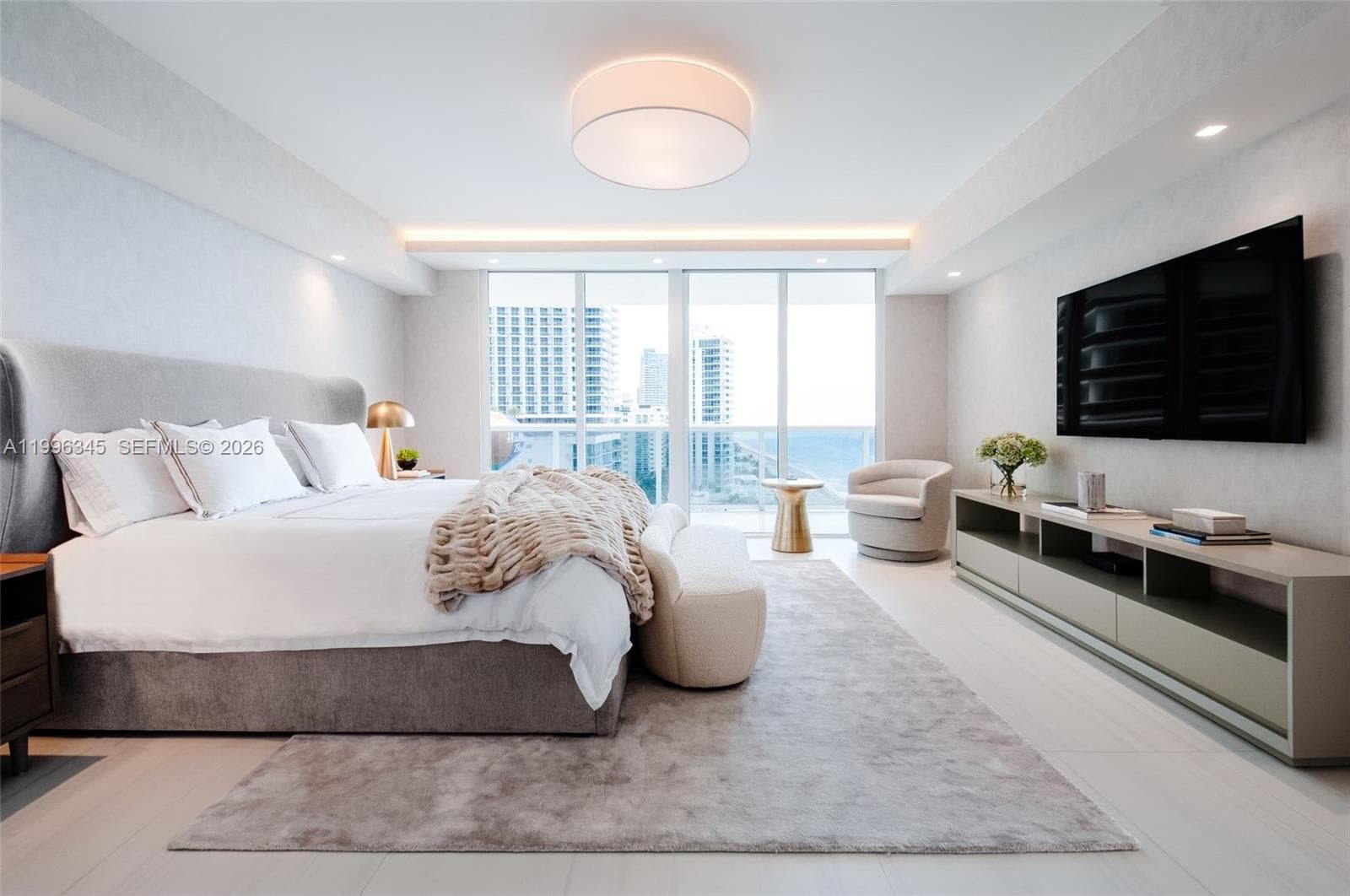 1830 Ocean Dr 1501 photo 5