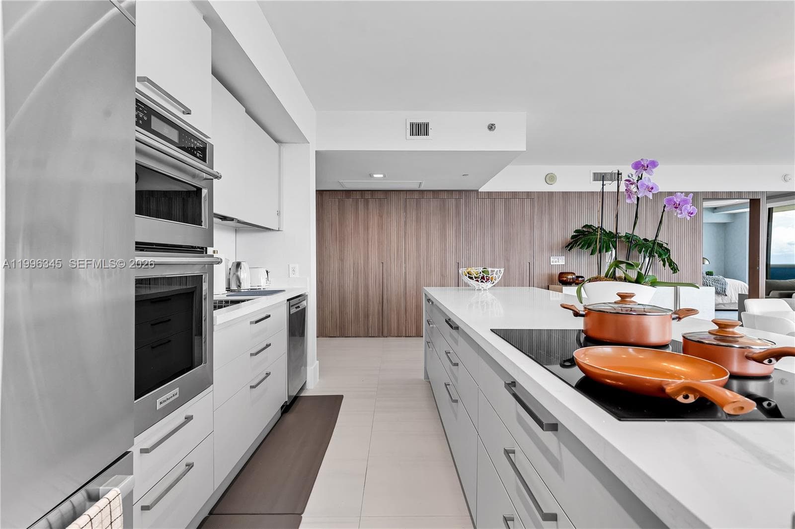 1830 Ocean Dr 1501 photo 11