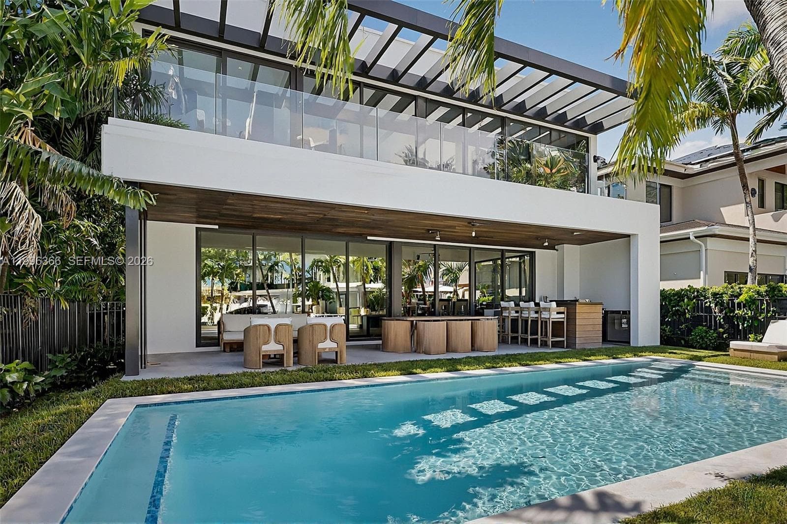 620 Solar Isle Dr photo 1