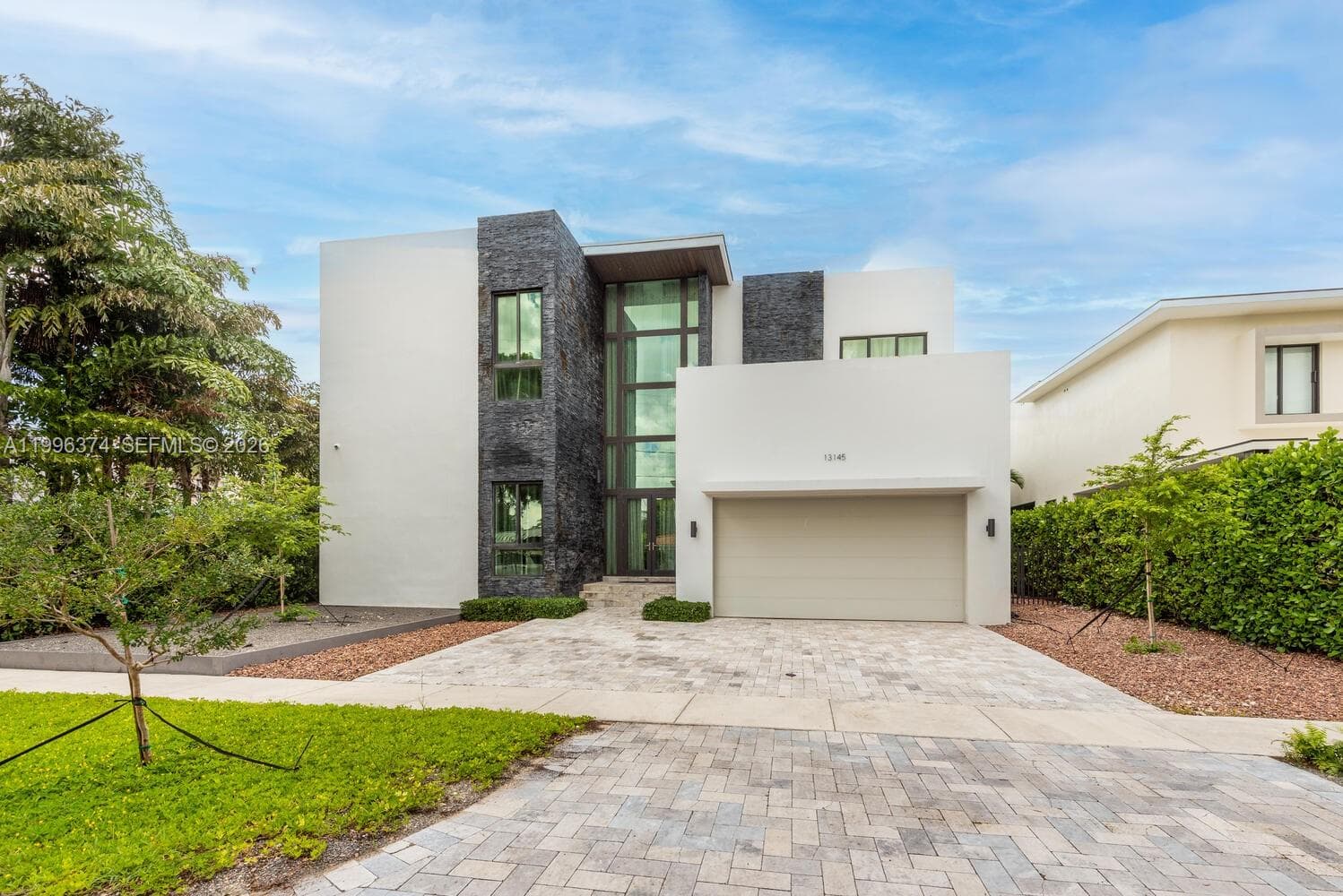 13145 Coronado Ln photo 2