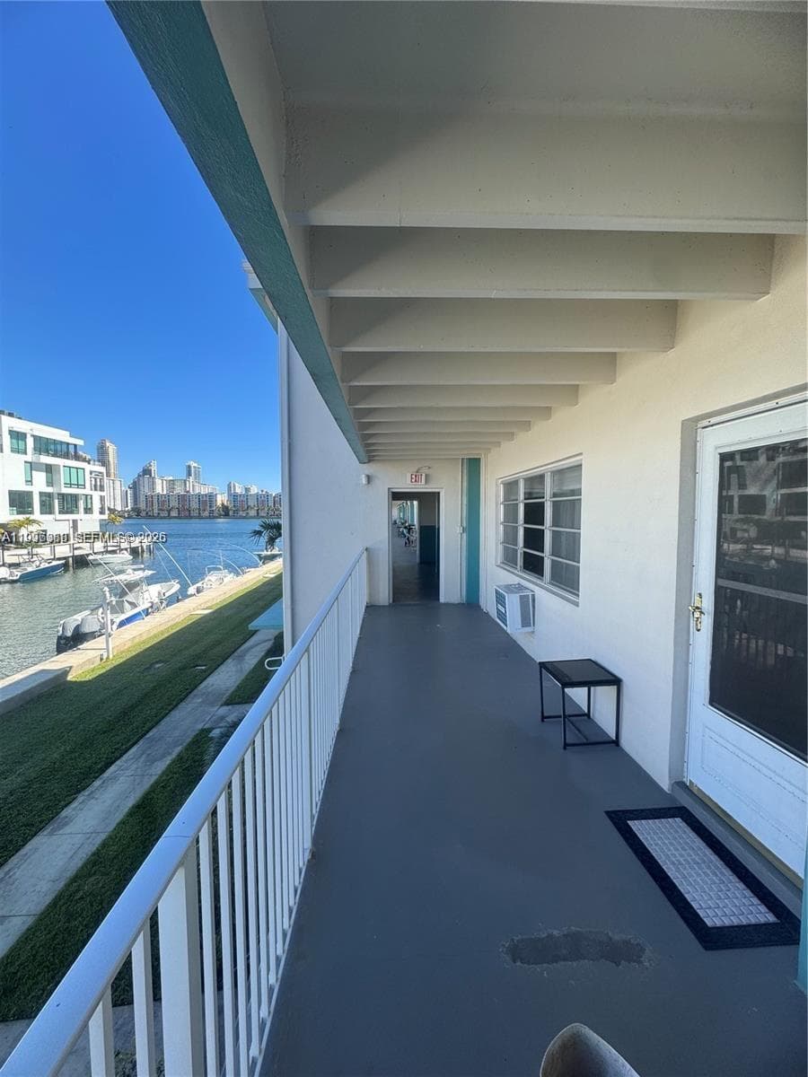 3923 166th St N208 photo 4