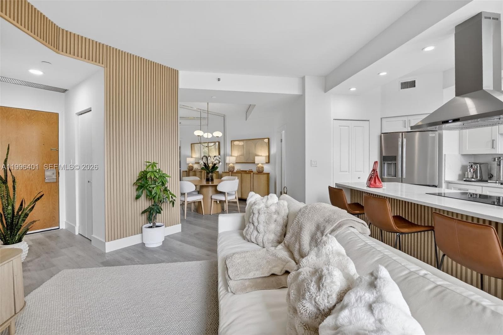 20185 Country Club Dr 204 photo 6