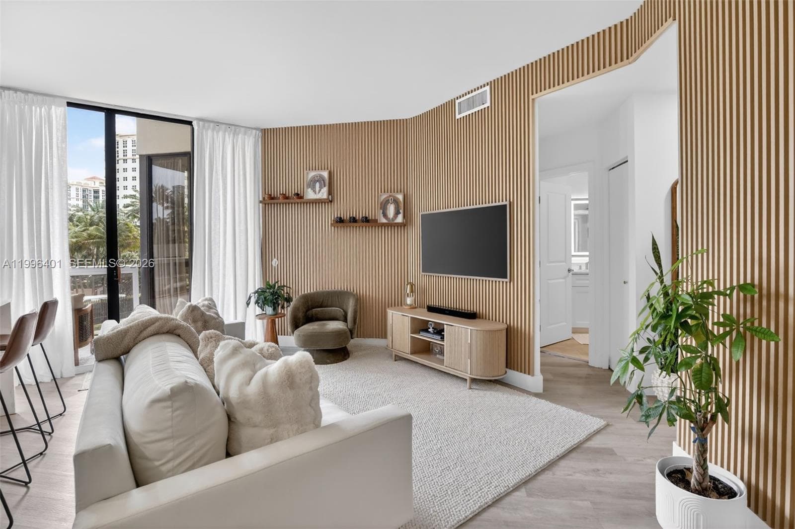 20185 Country Club Dr 204 photo 5