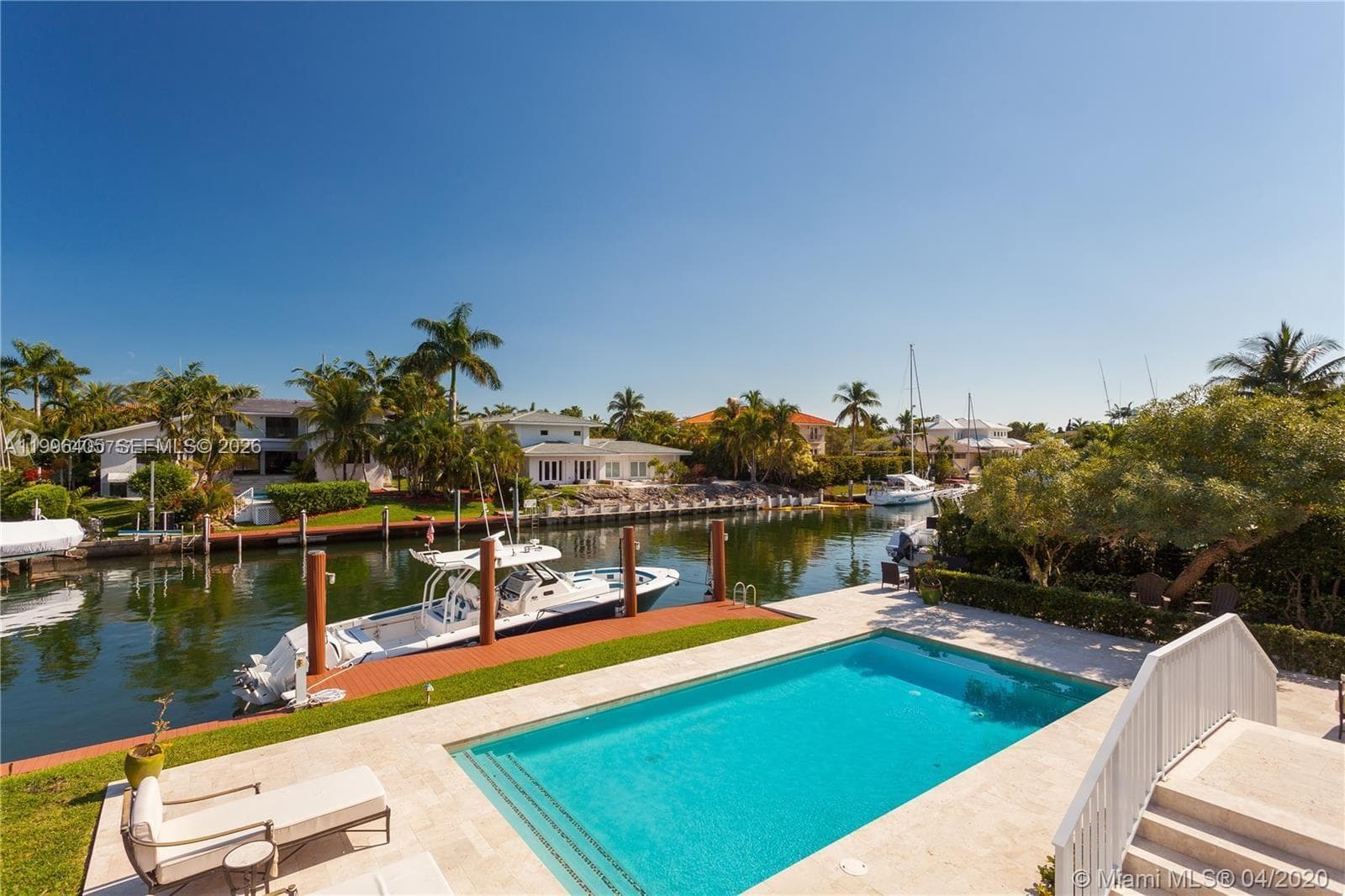 6831 Sunrise Ct photo 2