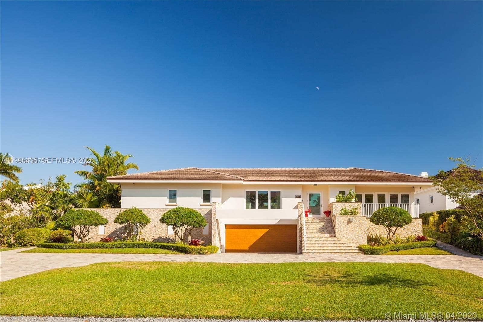 6831 Sunrise Ct photo 3