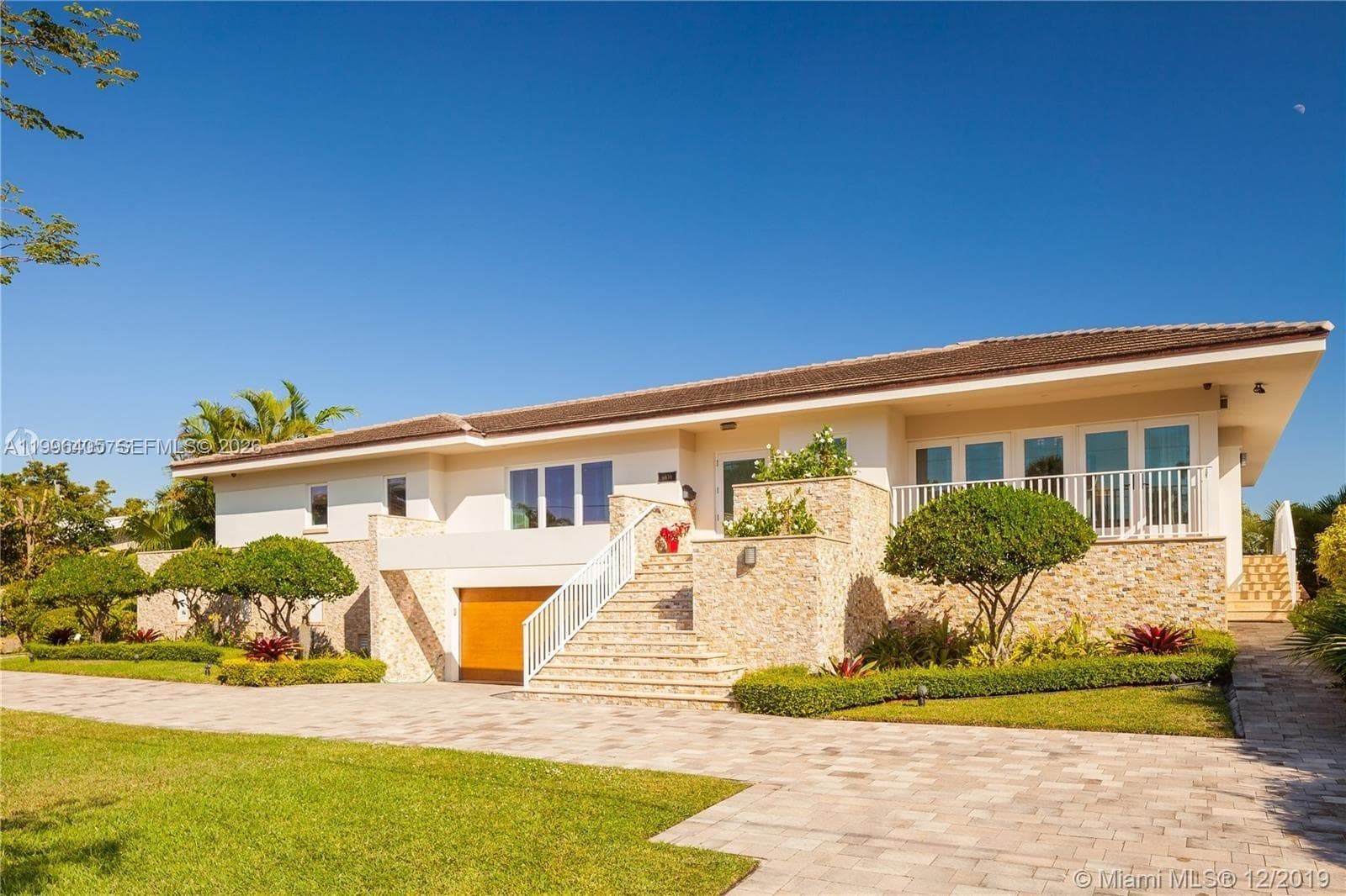 6831 Sunrise Ct photo 4