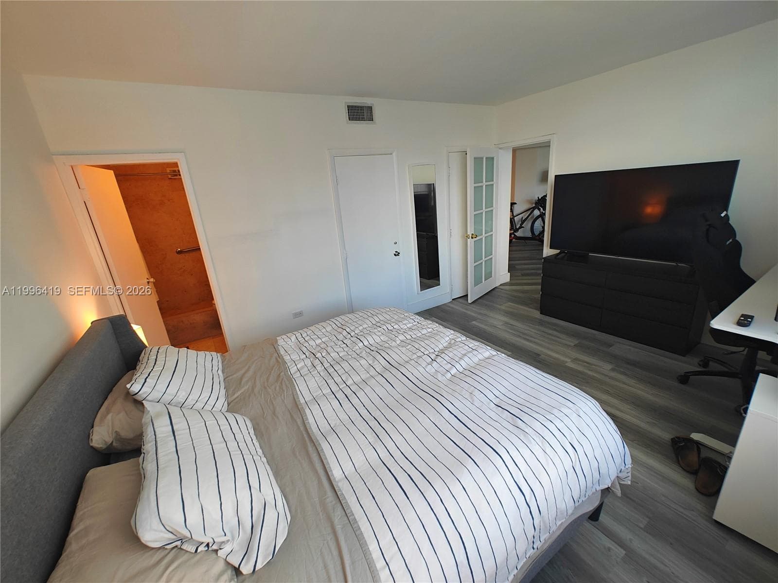 801 Brickell Bay Dr 1961 photo 23