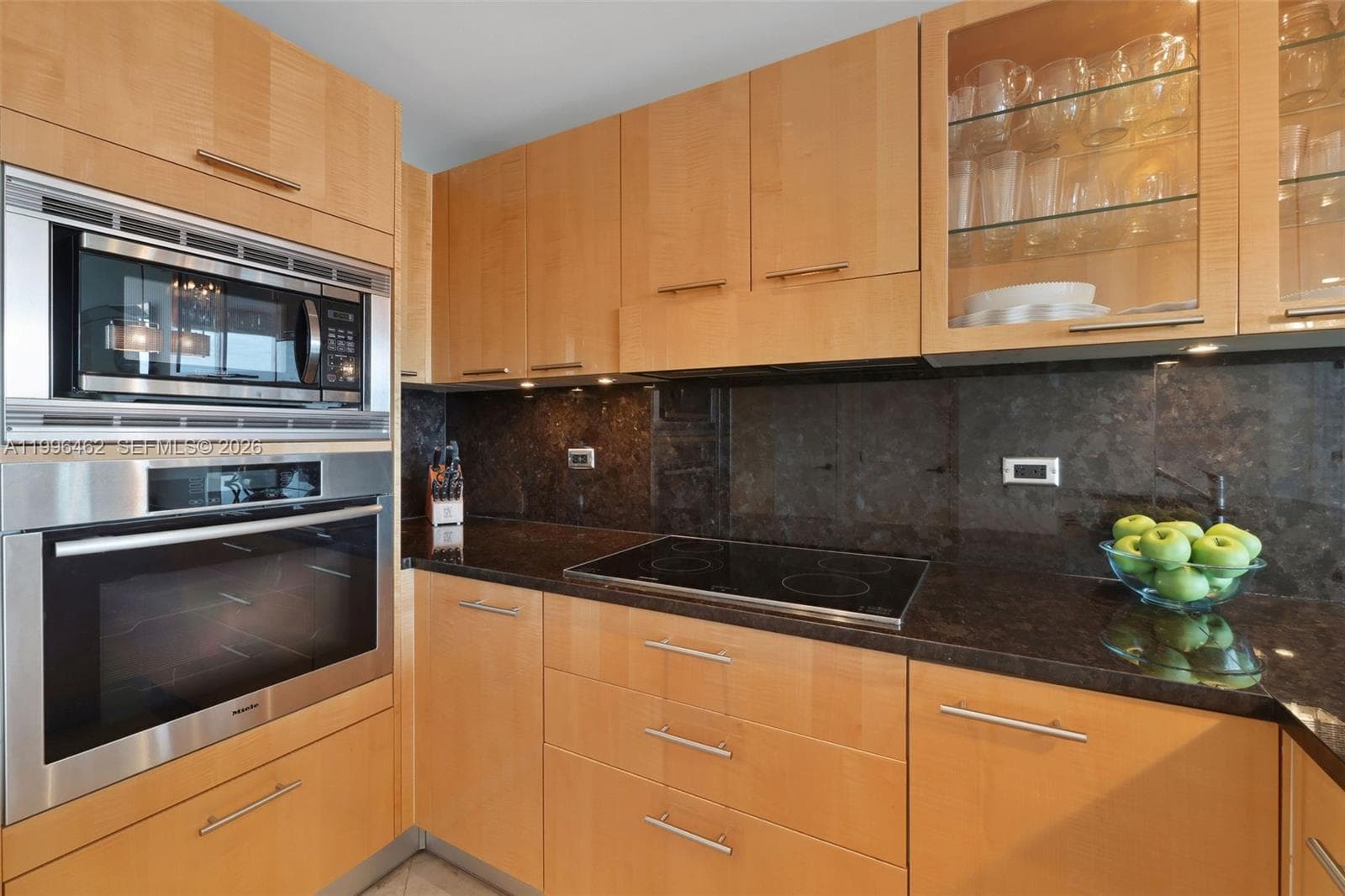 6799 Collins Ave 1106 photo 3