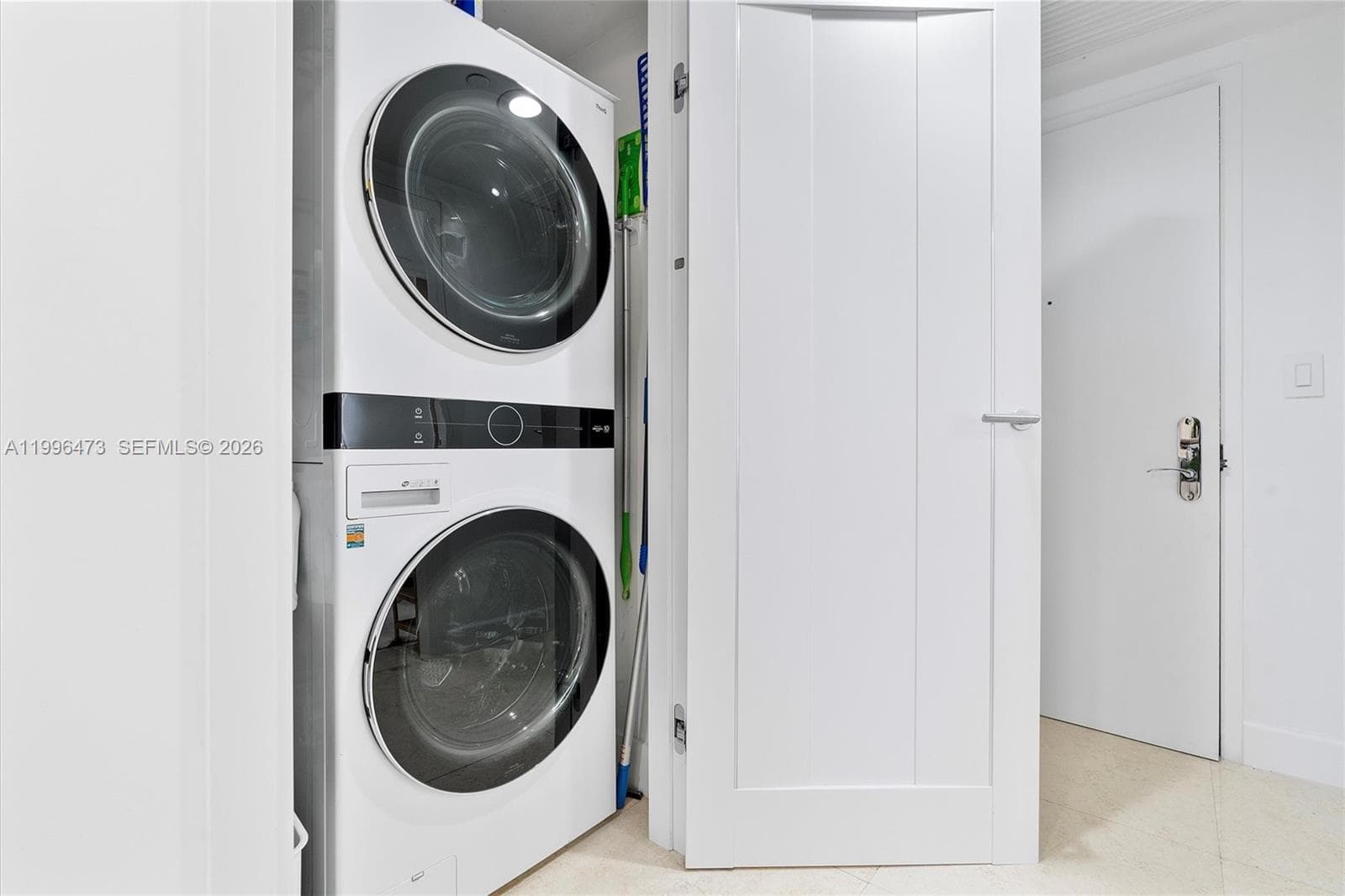 1830 Ocean Dr 4503 photo 23