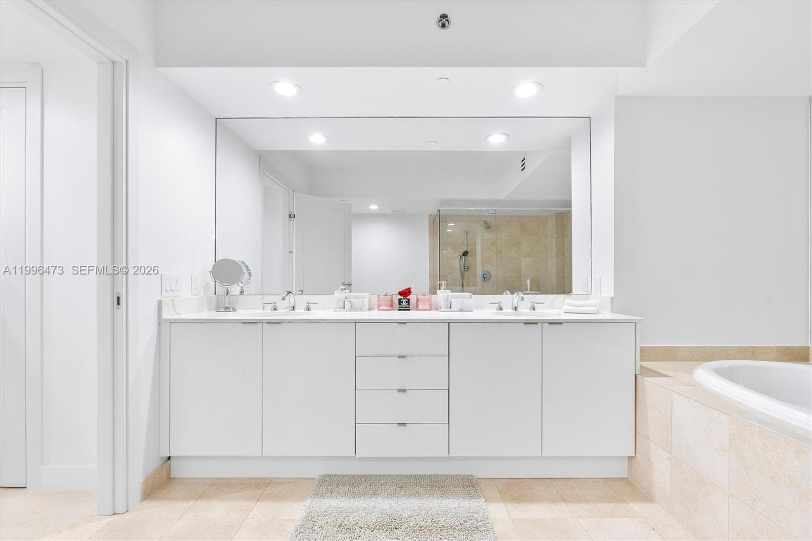 1830 Ocean Dr 4503 photo 18