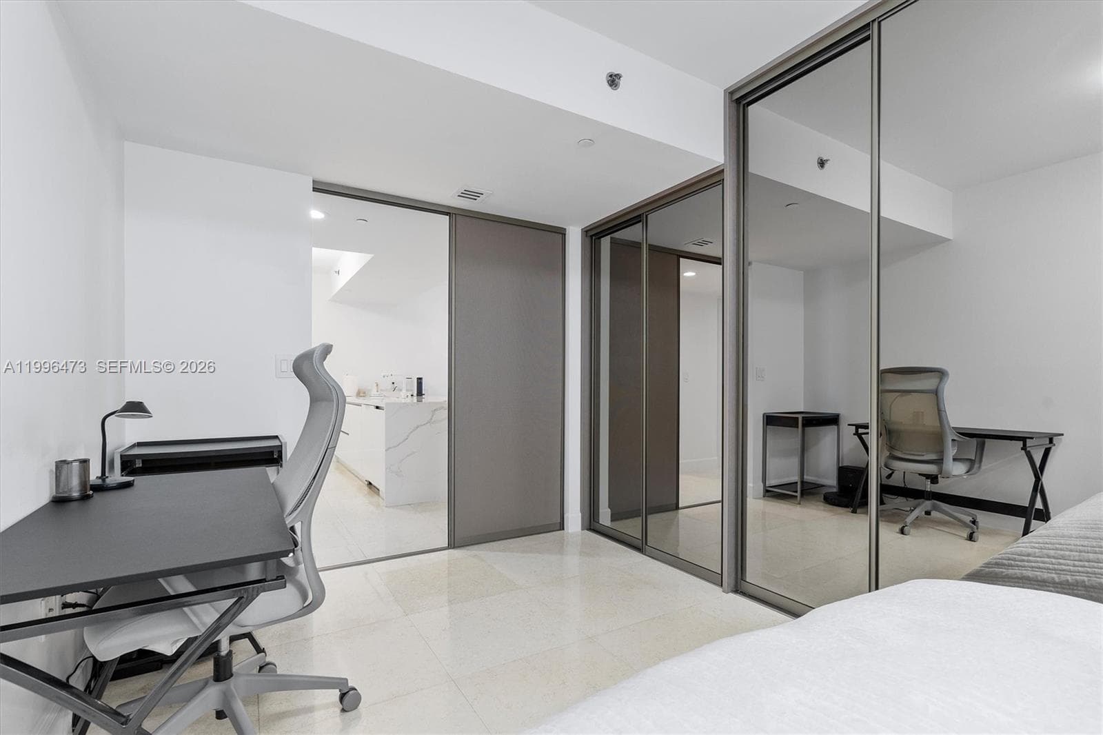 1830 Ocean Dr 4503 photo 21