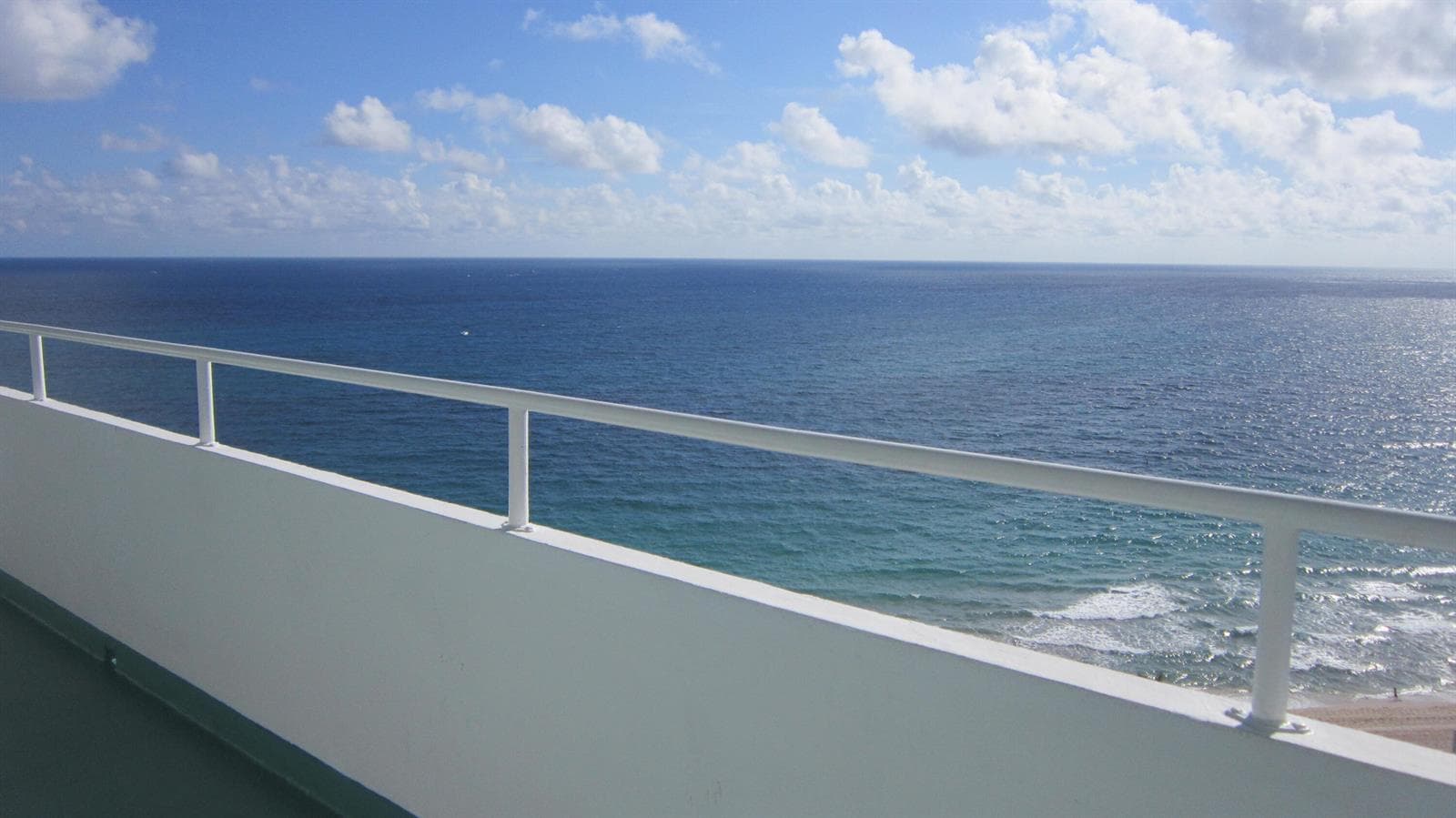 4050 N Ocean Drive 1504 photo 1