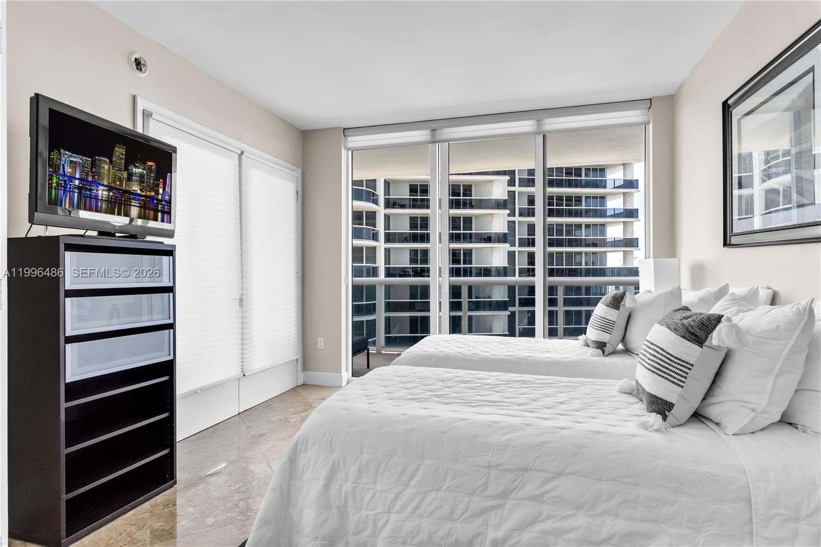 1830 Ocean Dr 2608 photo 23