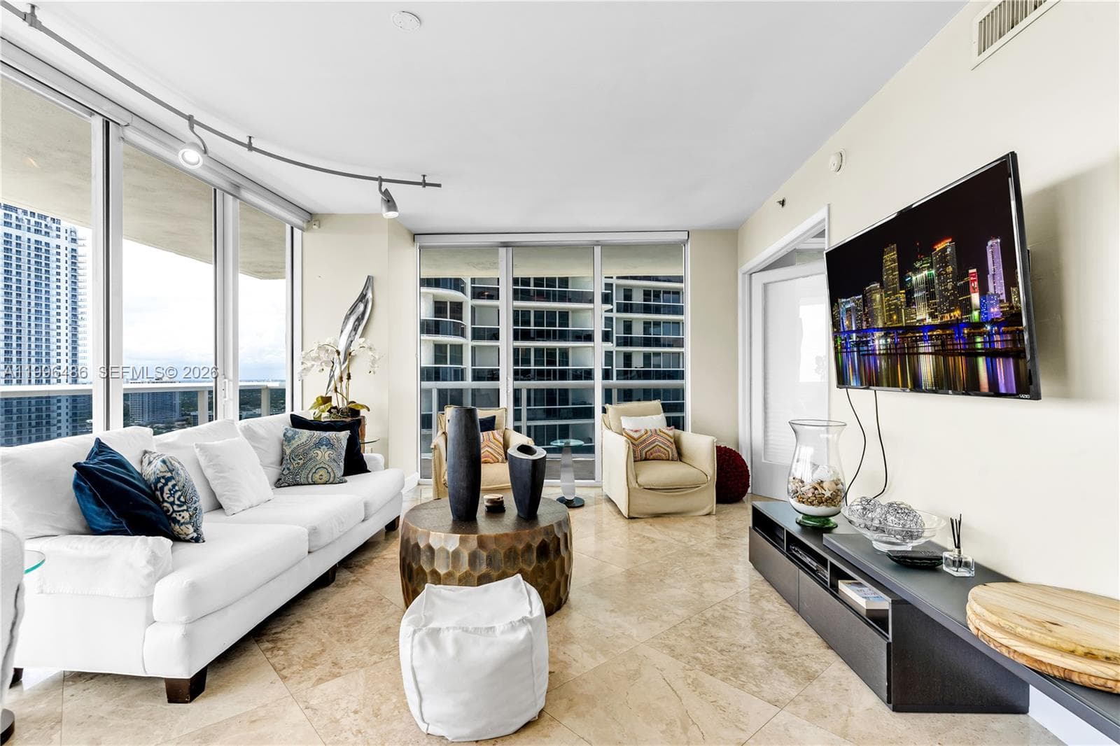 1830 Ocean Dr 2608 photo 18