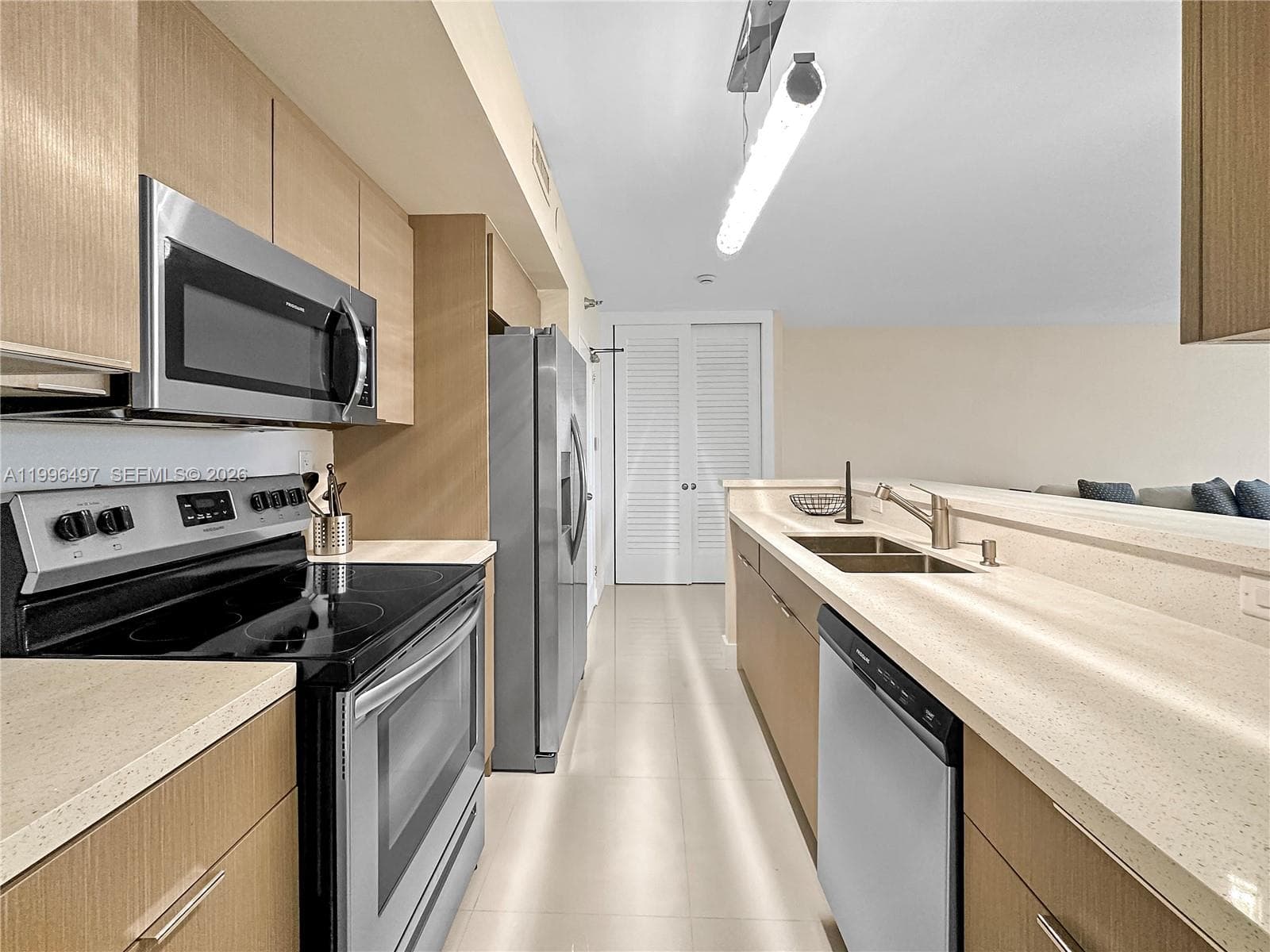 10185 Collins Ave 1206 photo 8