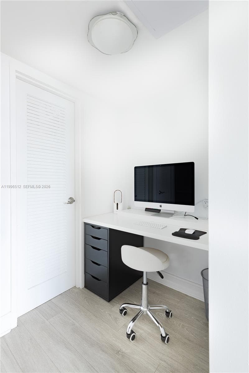 5161 Collins Ave 1102 photo 11