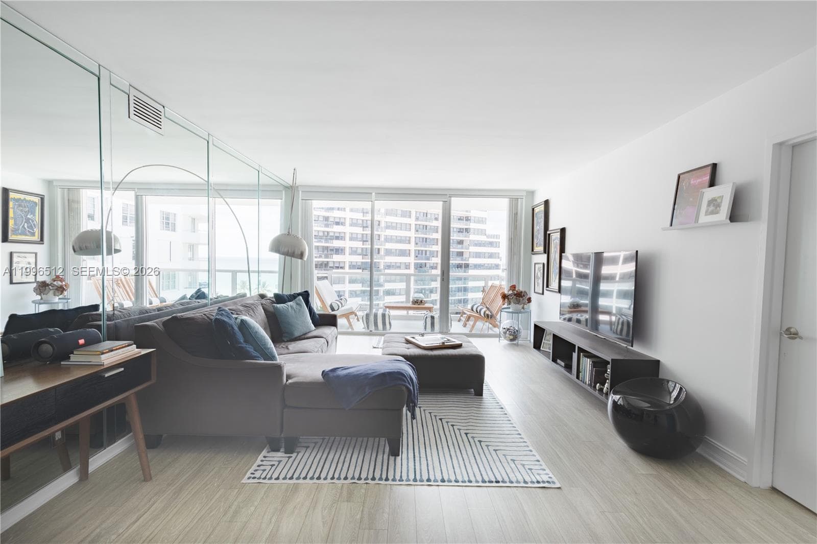 5161 Collins Ave 1102 photo 4