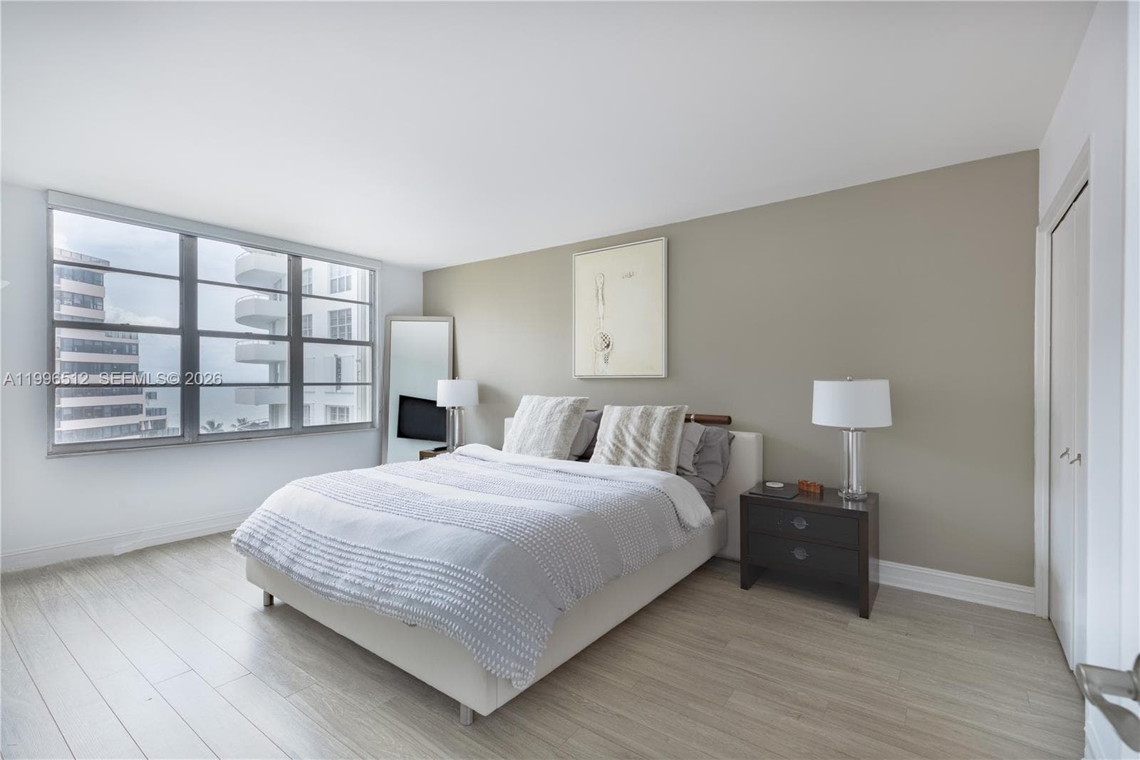 5161 Collins Ave 1102 photo 8