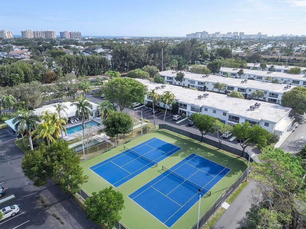 6259 Bay Club Dr 3 photo 16