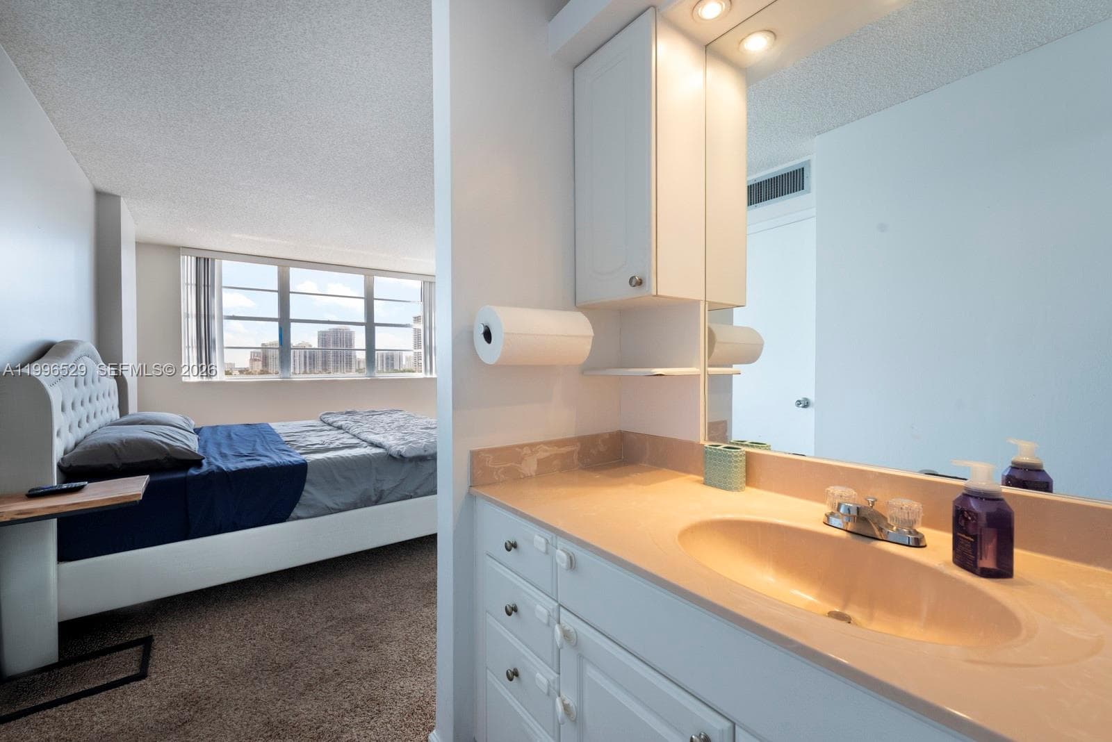 3161 Ocean Dr 809 photo 17