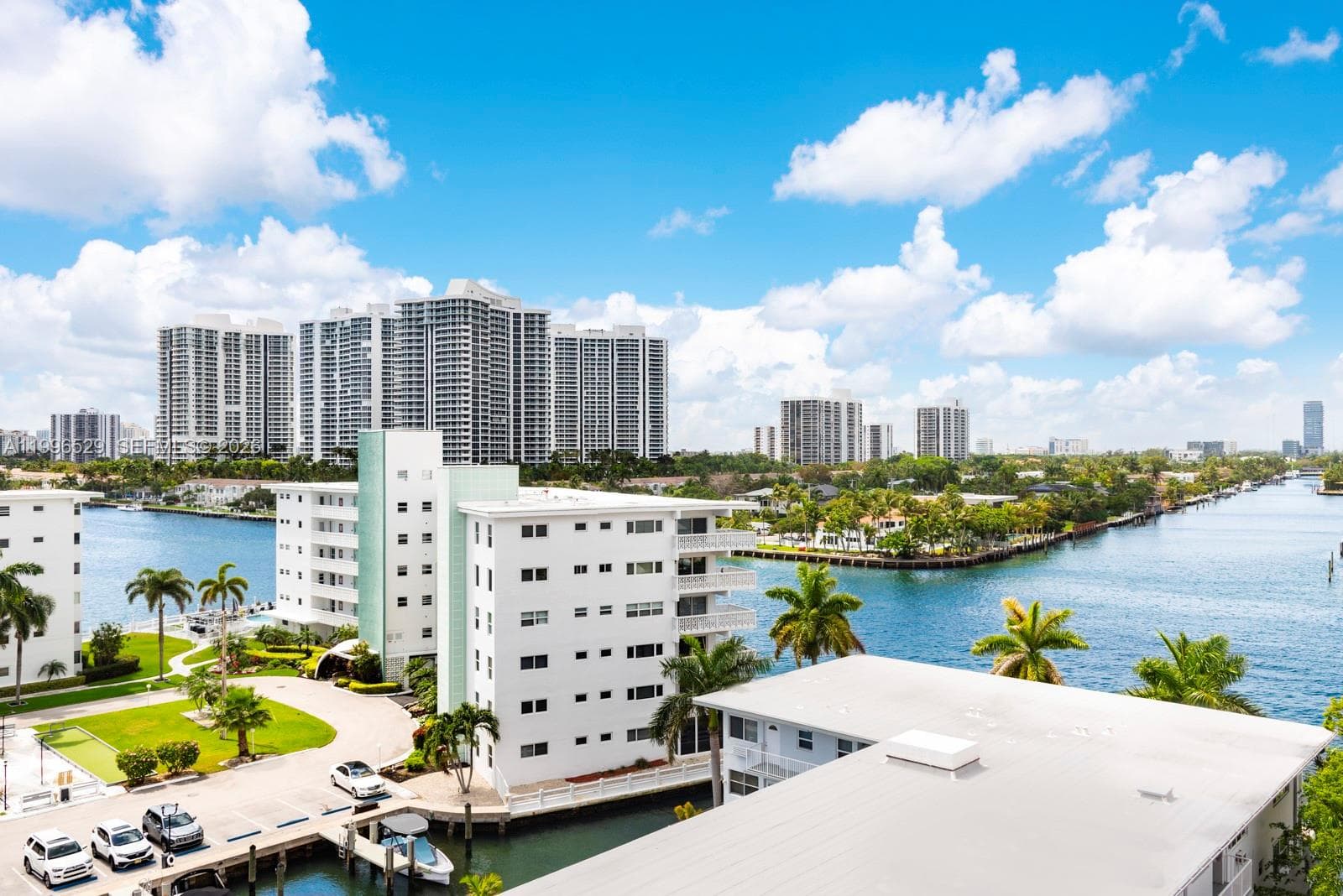 3161 Ocean Dr 809 photo 10