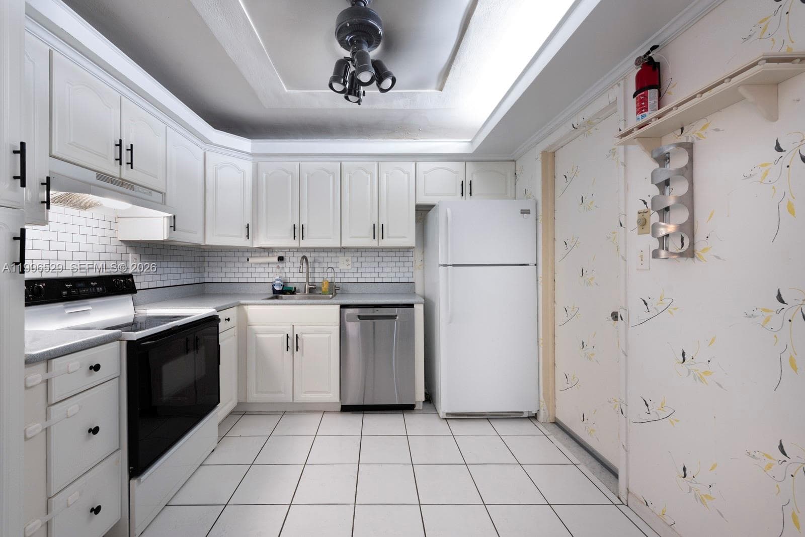 3161 Ocean Dr 809 photo 14
