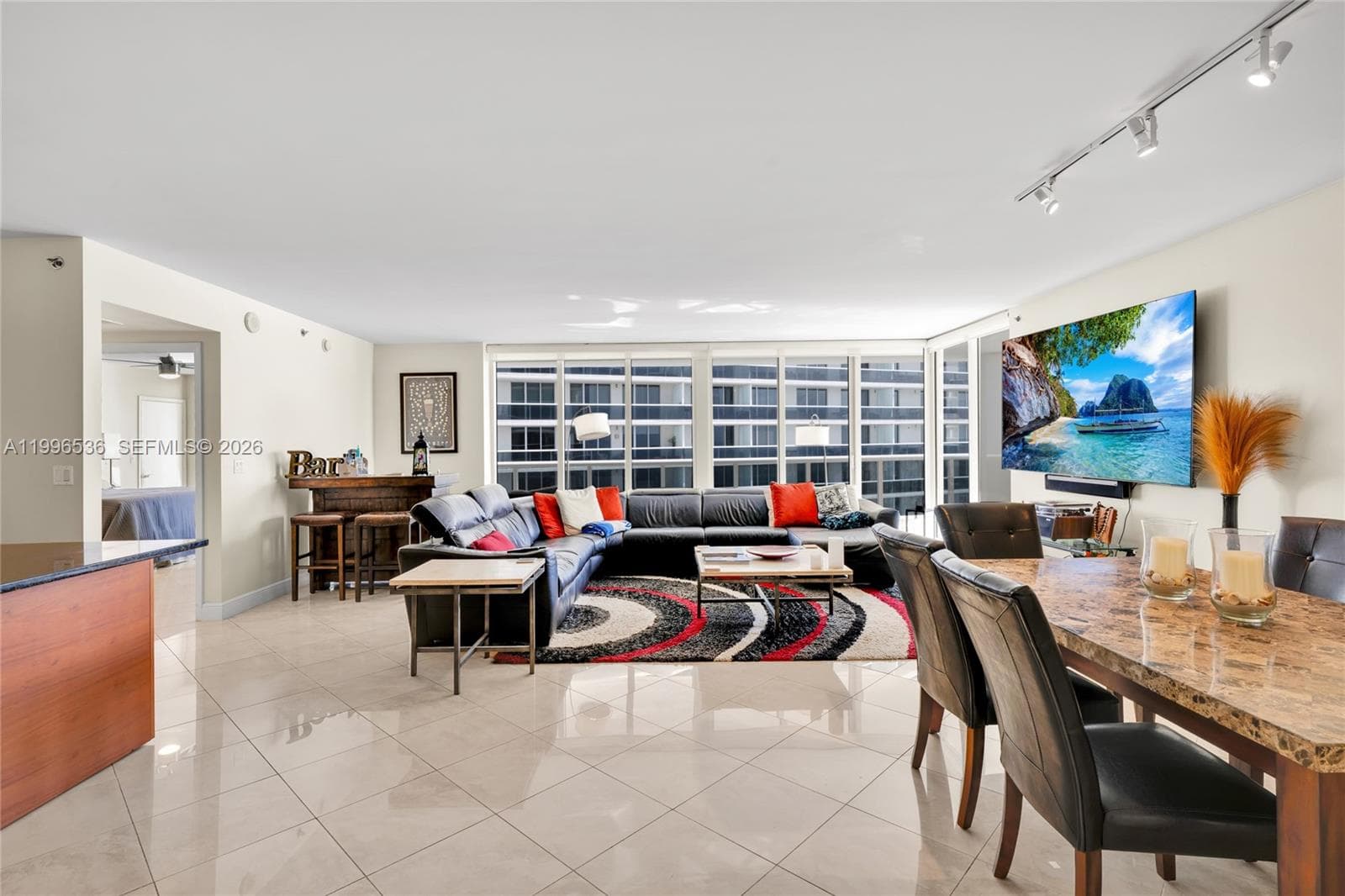 1850 Ocean Dr 3510 photo 2