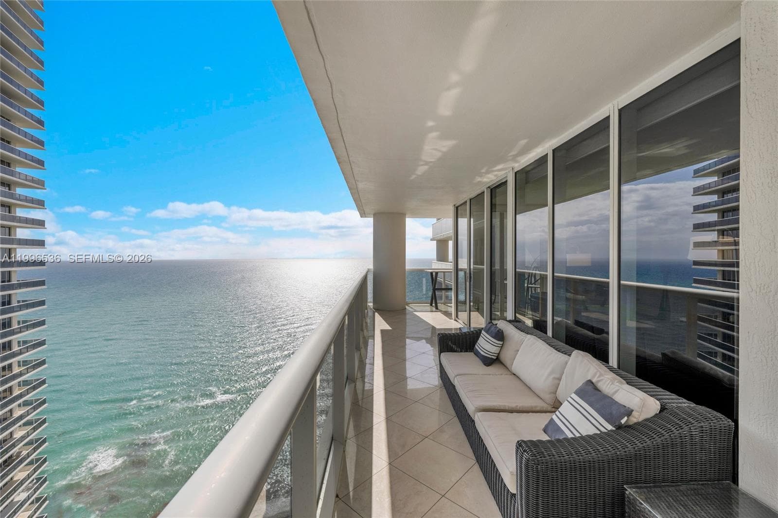 1850 Ocean Dr 3510 photo 17