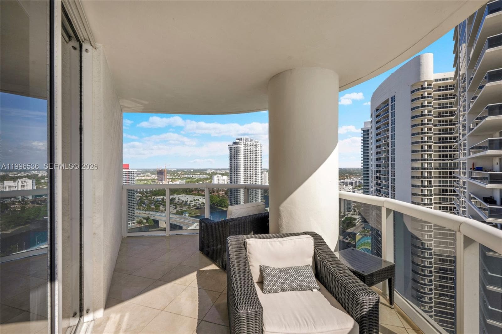 1850 Ocean Dr 3510 photo 24