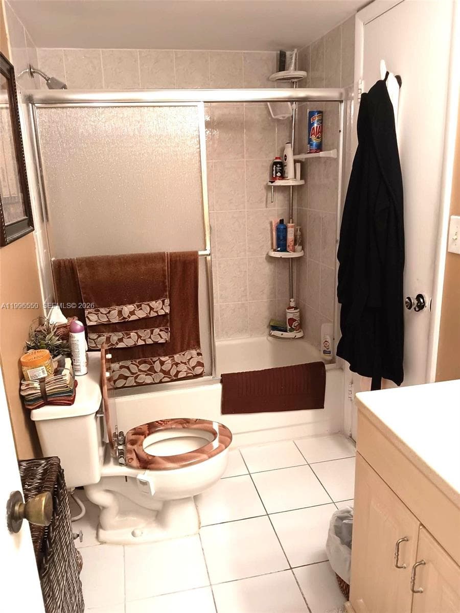 3545 166th St 306 photo 20