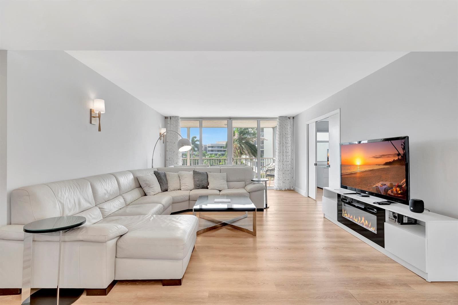 1 Harbourside Drive 4502 photo 17