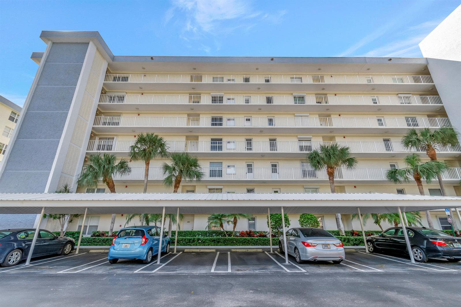 1 Harbourside Drive 4502 photo 3