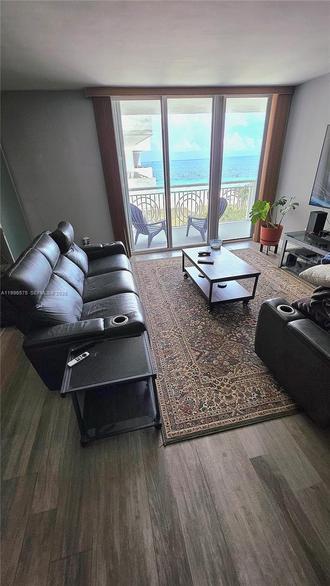 5825 Collins Ave 8J photo 13