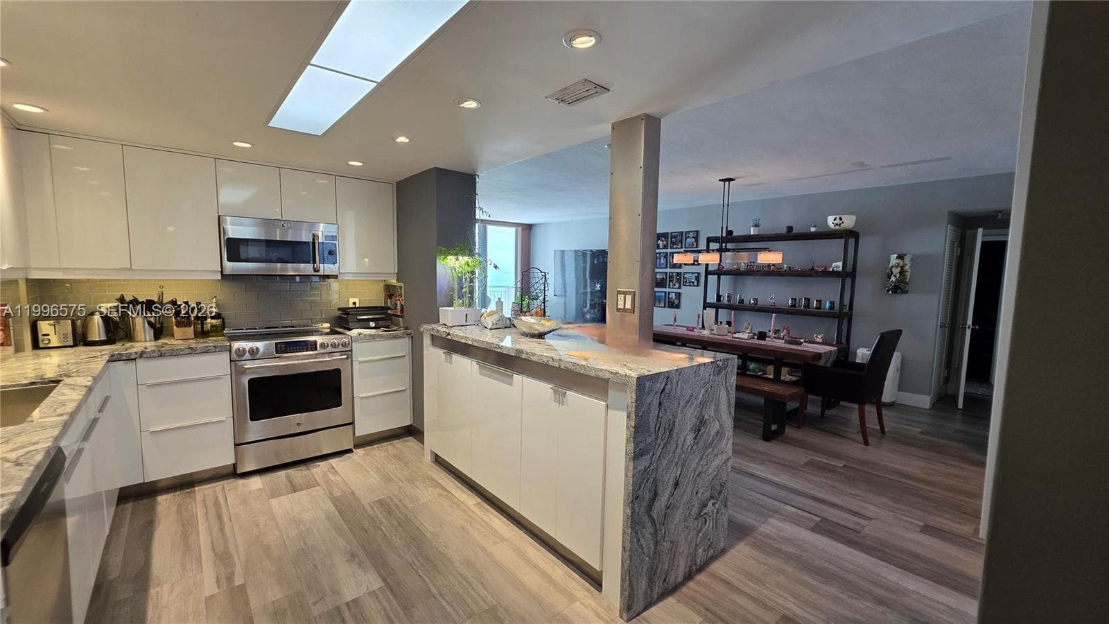 5825 Collins Ave 8J photo 1