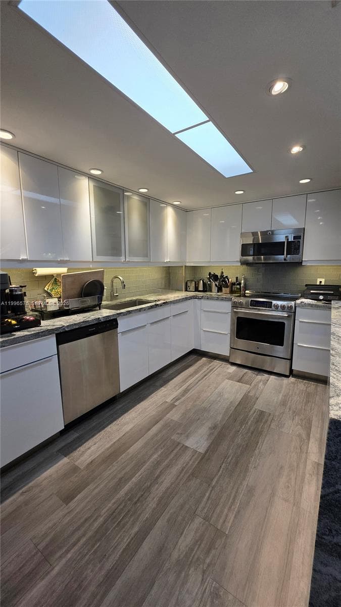 5825 Collins Ave 8J photo 5