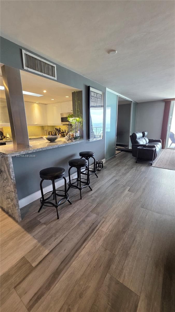 5825 Collins Ave 8J photo 25