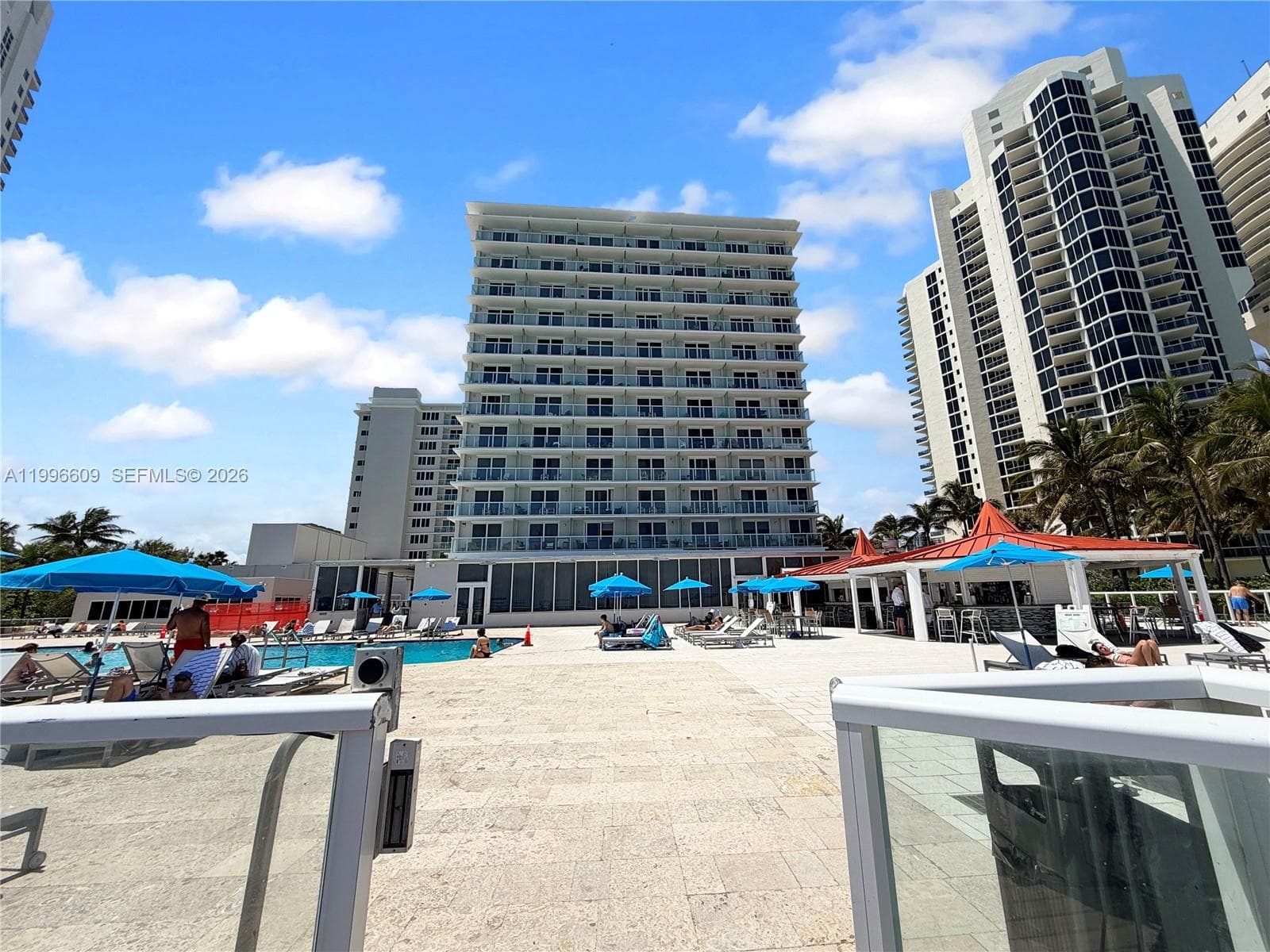 19201 Collins Ave 623 photo 2