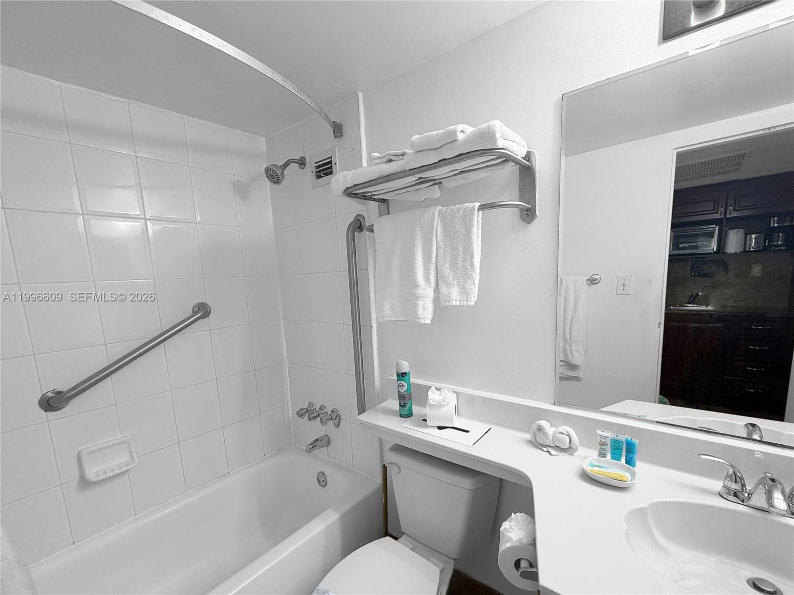 19201 Collins Ave 623 photo 6