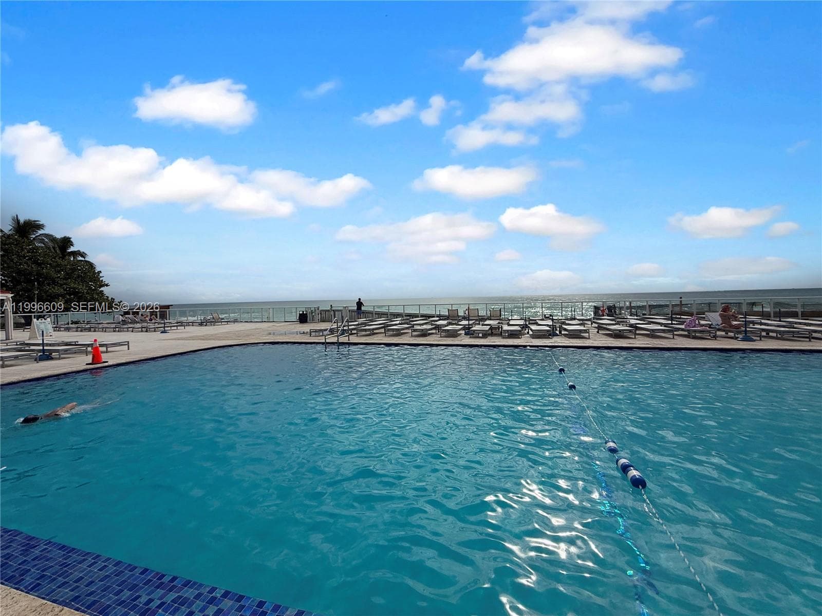 19201 Collins Ave 623 photo 7