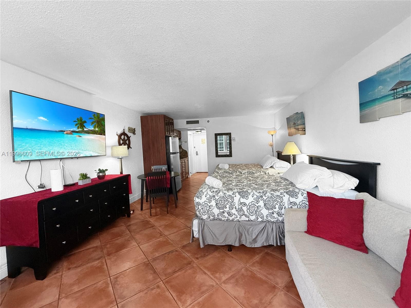 19201 Collins Ave 623 photo 4